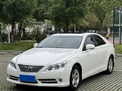 Toyota Reiz · 2013 год