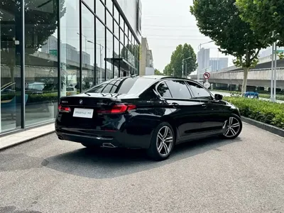 BMW 5 Series 2022, 73000 км, за 205799 CNY
