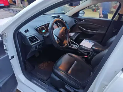 Ford Escort 2016, 63000 км, за 21800 CNY - фото 6