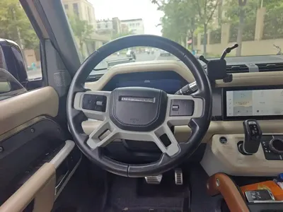 Land Rover Defender 2021, 155100 км, за 398500 CNY