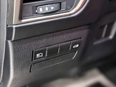 Lexus NX 2018, 90000 км, за 123600 CNY - фото 18
