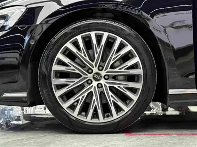 Audi A8 2023, 44700 км, за 478000 CNY
