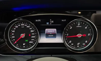 Mercedes-Benz E-Class 2018, 56659 км, за 38500000 KRW - фото 8