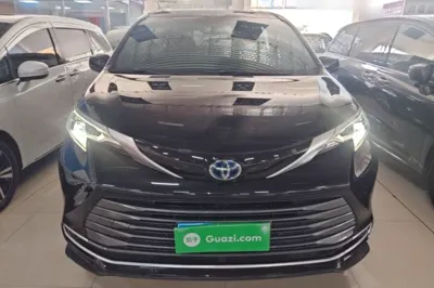 Toyota Sienna 2021, 107200 км, за 206821.42 CNY