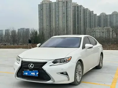 Lexus ES · 2018 год