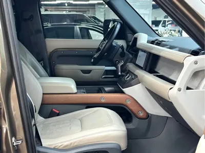 Land Rover Defender 2020, 97000 км, за 428000 CNY - фото 6