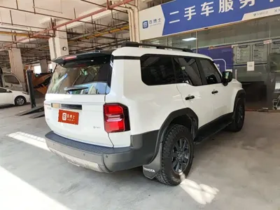 Toyota Prado 2025, 41000 км, за 429799 CNY