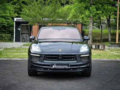 Porsche Macan · 2022 год