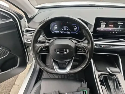 Geely Emgrand 2022, 84500 км, за 42800 CNY - фото 11