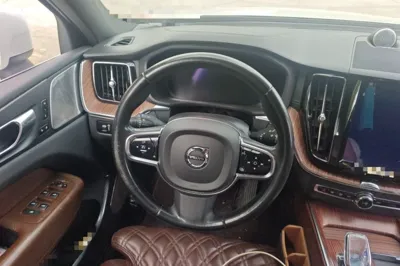 Volvo XC60 2022, 102500 км, за 136766.66 CNY - фото 10