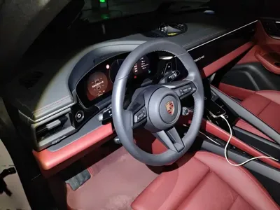 Porsche Macan EV 2026, 4200 км, за 434000 CNY - фото 3