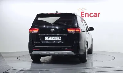 Kia Canival 2016, 127056 км, за 10000000 KRW - фото 4