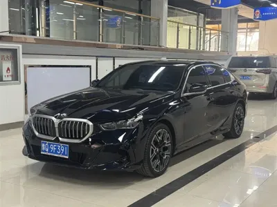 BMW 5 Series 2025, 5000 км, за 328000 CNY - фото 9