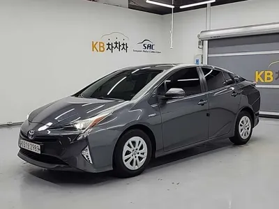 Toyota Prius 2018, 114999 км, за 13590000 KRW - фото 1