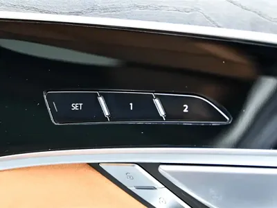 Audi A8 2025, 7500 км, за 569000 CNY - фото 33