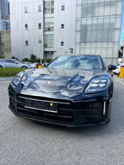 Porsche Panamera · 2025 год
