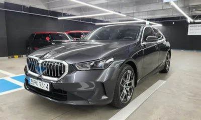 BMW 5-Series · 2025 год