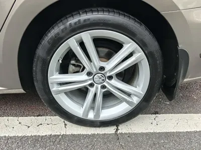 Volkswagen Passat 2014, 99000 км, за 28800 CNY - фото 11