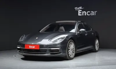 Porsche Panamera · 2017 год