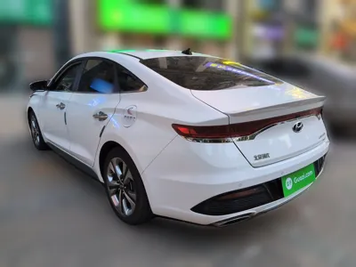 Hyundai Lafesta 2019, 71300 км, за 49410.19 CNY
