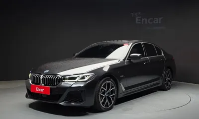 BMW 5-Series · 2022 год