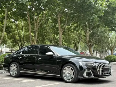 Audi A8 2019, 50000 км, за 278000 CNY