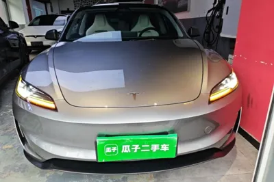 Tesla Model 3 2024, 35800 км, за 288111.53 CNY