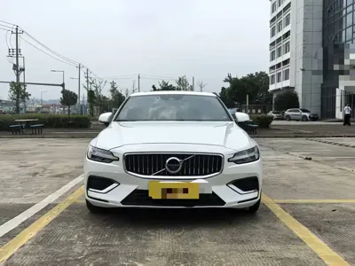 Volvo S60 2022, 80000 км, за 93000 CNY