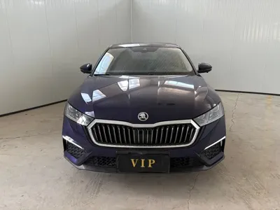 Skoda Octavia 2022, 30000 км, за 152800 CNY