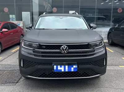 Volkswagen Tavendor 2023, 30000 км, за 165799 CNY