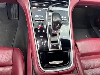 Porsche Panamera 2019, 88000 км, за 282800 CNY - фото 11