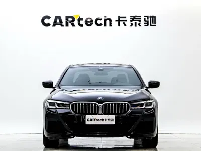 BMW 5 Series 2023, 9000 км, за 238800 CNY