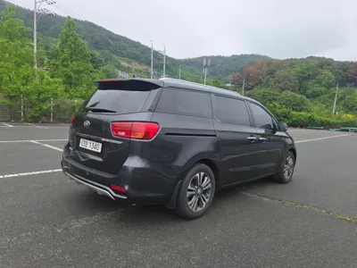 Kia Canival 2019, 220000 км, за 8900000 KRW