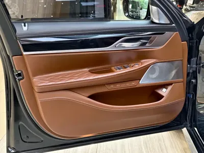 BMW 7 Series 2021, 130000 км, за 385000 CNY