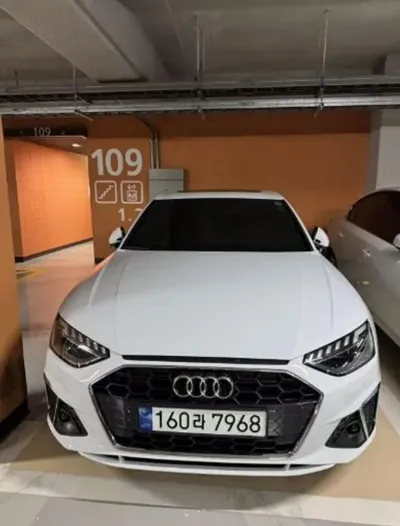Audi A4 · 2023 год
