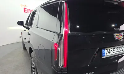 Cadillac Escalade 2023, 49109 км, за 100000000 KRW - фото 23