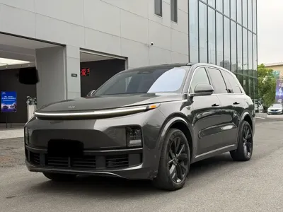 Li Auto Li L8 · 2023 год