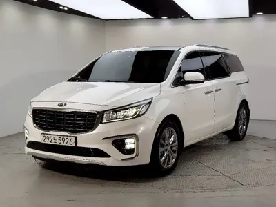 Kia Canival · 2020 год