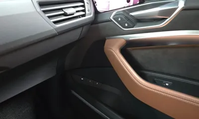 Audi e-tron 2021, 63031 км, за 50900000 KRW - фото 35