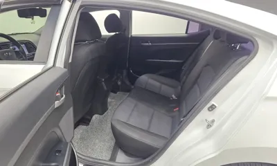 Hyundai Avante 2016, 158379 км, за 5900000 KRW - фото 12