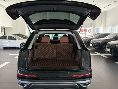 Audi Q7 2023, 43000 км, за 358000 CNY - фото 7