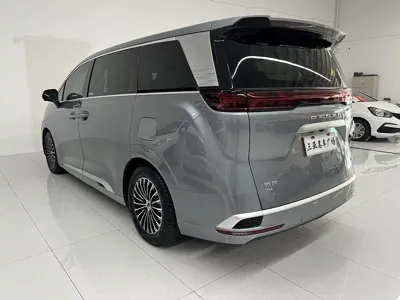 Denza Denza D9 2023, 50000 км, за 188000 CNY