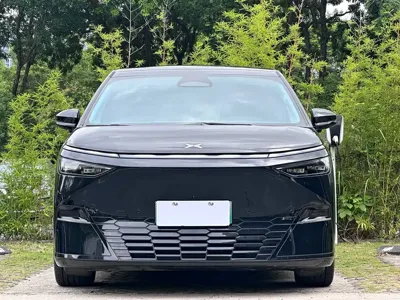 Xpeng X9 2024, 30000 км, за 216800 CNY