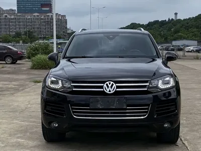 Volkswagen Touareg 2013, 130000 км, за 59800 CNY