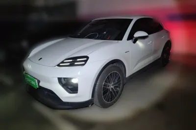 Porsche Macan · 2024 год