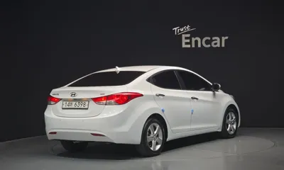 Hyundai Avante 2013, 56456 км, за 5500000 KRW