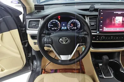 Toyota Highlander 2021, 51400 км, за 167643.71 CNY - фото 13