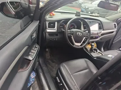 Toyota Highlander 2017, 60100 км, за 87300 CNY - фото 12