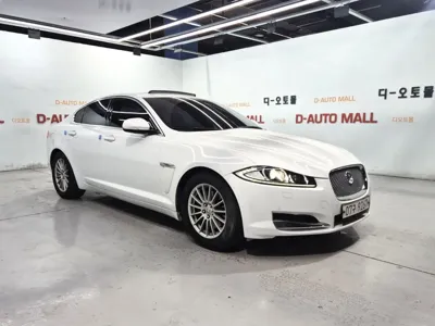 Jaguar XF · 2015 год