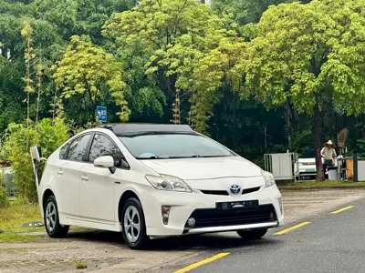 Toyota Prius 2013, 82300 км, за 63800 CNY